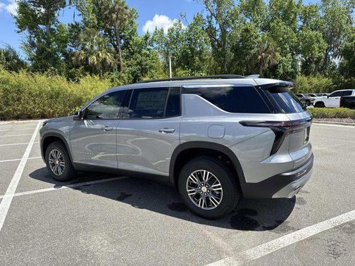 Sterling Gray Metallic 2026 Chevrolet Traverse LT