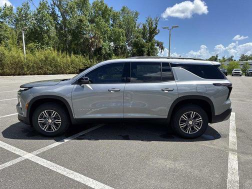 Sterling Gray Metallic 2026 Chevrolet Traverse LT