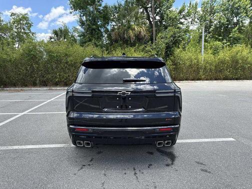 Mosaic Black Metallic 2026 Chevrolet Traverse RS
