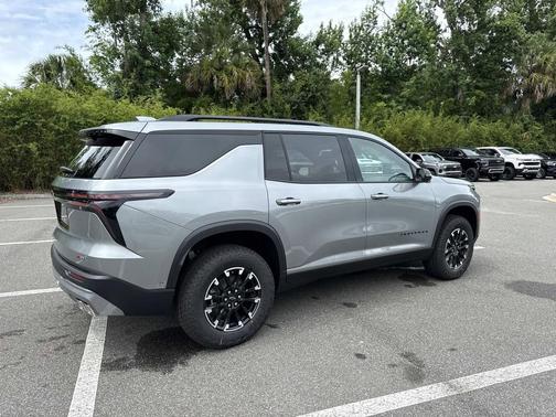 Sterling Gray Metallic 2026 Chevrolet Traverse AWD Z71