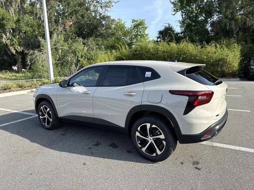 White Sands 2026 Chevrolet Trax FWD 1RS