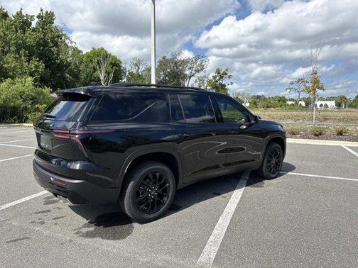 Mosaic Black Metallic 2026 Chevrolet Traverse LT