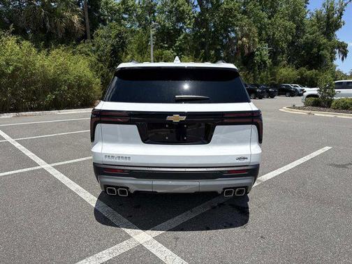 Summit White 2026 Chevrolet Traverse LT