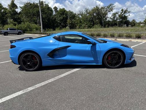 Rapid Blue 2021 Chevrolet Corvette Stingray w/2LT
