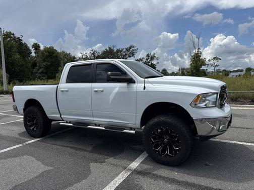 Bright White Clearcoat 2019 RAM 1500 Big Horn