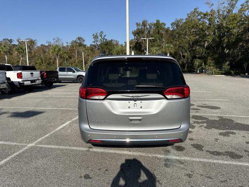 2018 Chrysler Pacifica Touring-L