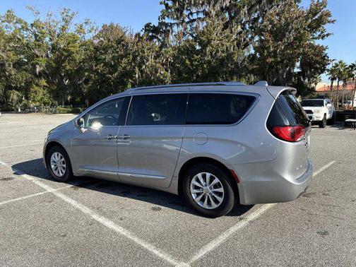 2018 Chrysler Pacifica Touring-L
