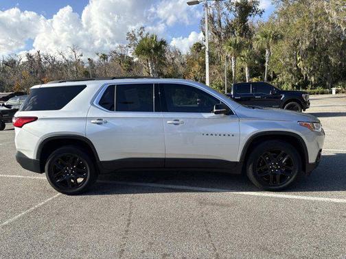 2021 Chevrolet Traverse LT Cloth