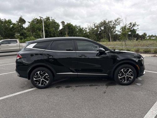 Fusion Black 2024 Kia Sportage Hybrid EX