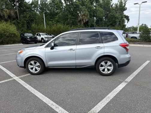 Ice Silver Metallic 2015 Subaru Forester 2.5i Limited