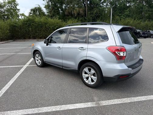 Ice Silver Metallic 2015 Subaru Forester 2.5i Limited