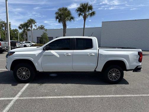 Summit White 2024 Chevrolet Colorado LT
