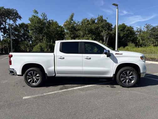 Summit White 2026 Chevrolet Silverado 1500 LT