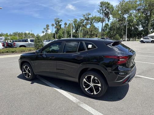 Mosaic Black Metallic 2026 Chevrolet Trax FWD 1RS