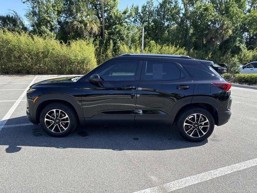 Mosaic Black Metallic 2024 Chevrolet Trailblazer LT