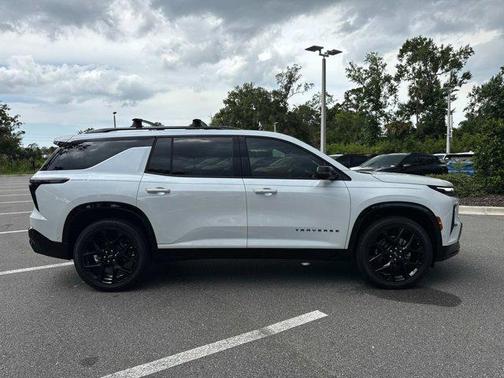 2025 Chevrolet Traverse RS
