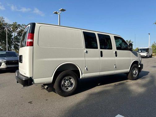 2025 Chevrolet Express 2500 RWD 2500 Regular Wheelbase WT