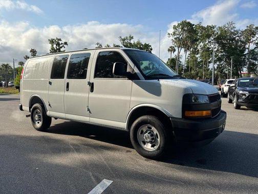 2025 Chevrolet Express 2500 RWD 2500 Regular Wheelbase WT