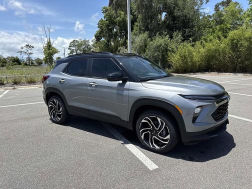 Sterling Gray Metallic 2026 Chevrolet Trailblazer RS