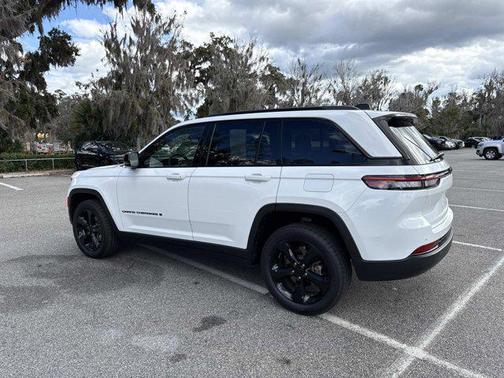 2023 Jeep Grand Cherokee Altitude
