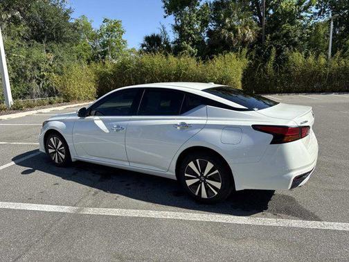 Pearl White Tricoat 2019 Nissan Altima 2.5 SL