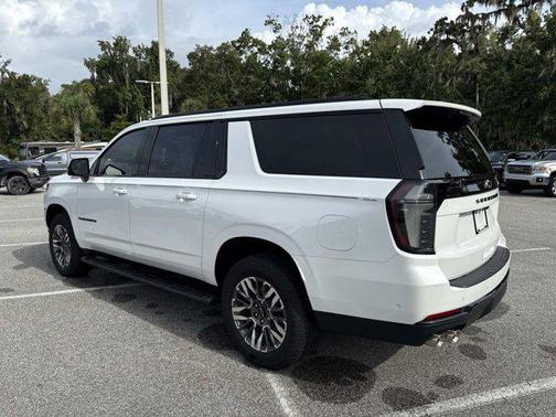 2025 Chevrolet Suburban 4WD Z71