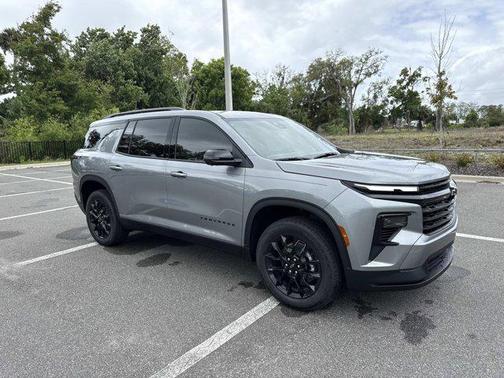 Sterling Gray Metallic 2026 Chevrolet Traverse LT