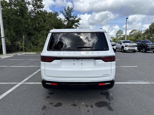 Bright White Clearcoat 2023 Jeep Wagoneer Series II 4x2