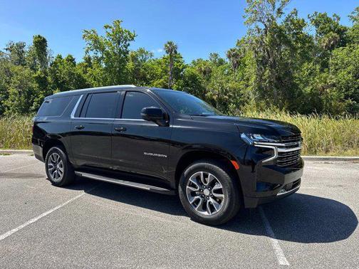 2024 Chevrolet Suburban LT