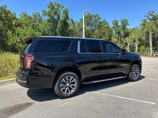 2024 Chevrolet Suburban LT