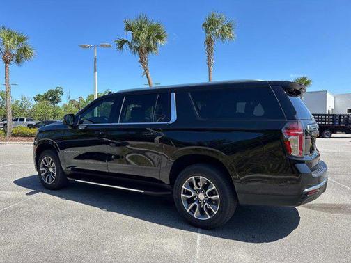 2024 Chevrolet Suburban LT