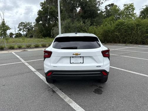Summit White 2026 Chevrolet Trax LS