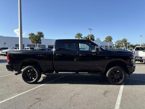2025 RAM 2500 Big Horn Crew Cab 4x4 6'4' Box