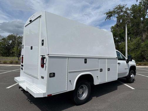 2025 Chevrolet Silverado 3500 WT