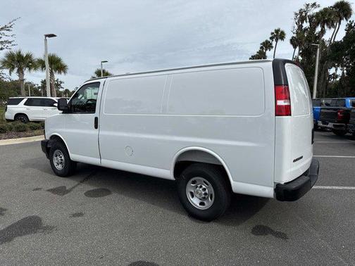 2025 Chevrolet Express 2500 RWD 2500 Regular Wheelbase WT