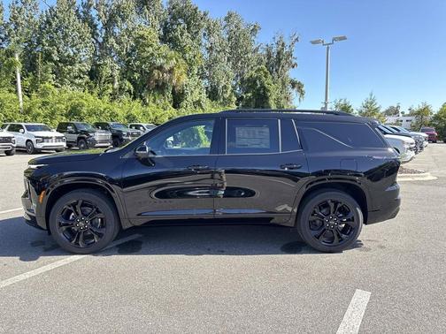Mosaic Black Metallic 2027 Chevrolet Traverse RS