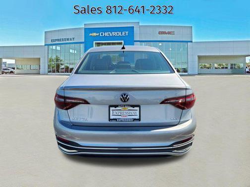 Silver 2022 Volkswagen Jetta 1.5T SEL