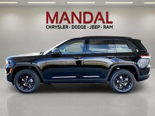 2025 Jeep Grand Cherokee Laredo