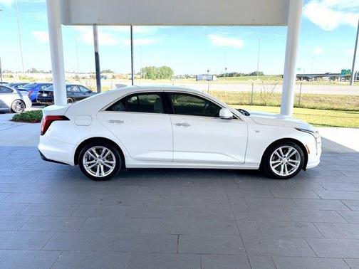 2022 Cadillac CT4 Luxury