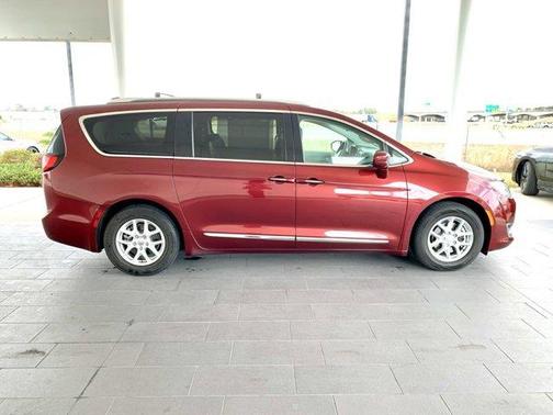 2020 Chrysler Pacifica Touring-L