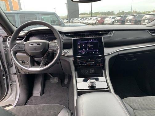 2024 Jeep Grand Cherokee L Laredo