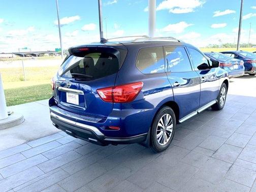 2020 Nissan Pathfinder S