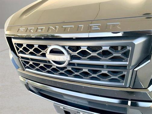 2023 Nissan Frontier SV