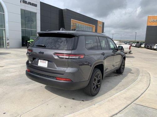 2025 Jeep Grand Cherokee L Laredo