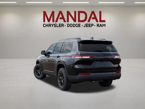Diamond Black 2026 Jeep Grand Cherokee L Laredo