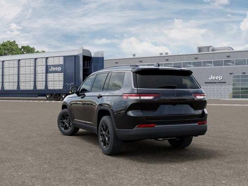 Diamond Black 2026 Jeep Grand Cherokee L Laredo