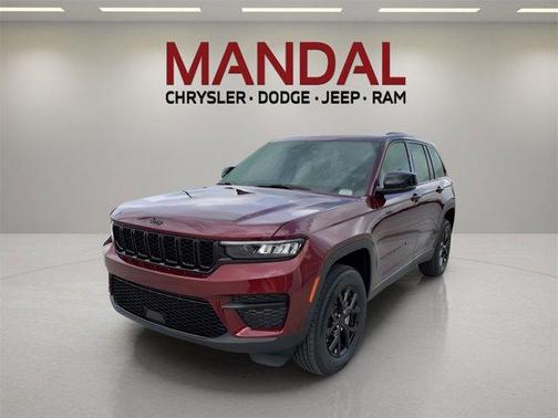 2025 Jeep Grand Cherokee Laredo