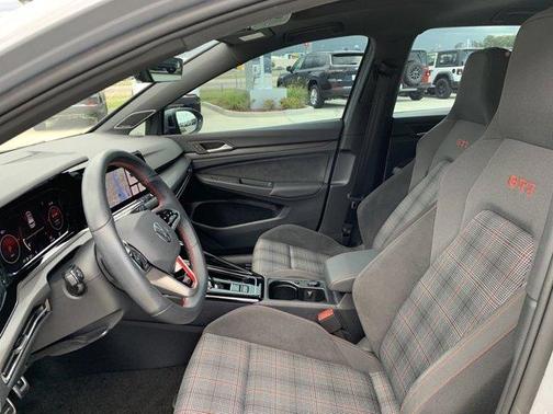 2024 Volkswagen Golf GTI 2.0T SE