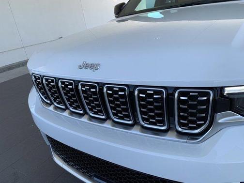 2025 Jeep Grand Cherokee Summit