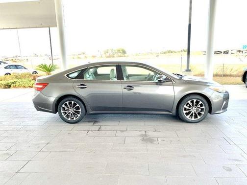 2017 Toyota Avalon XLE Premium